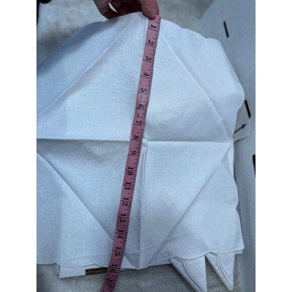 Vintage White Linen Napkins Set With Intricate Embroidery - Picture 5 of 15